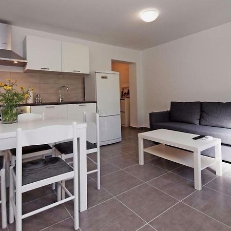 Apartments Mare Vodice Exteriör bild