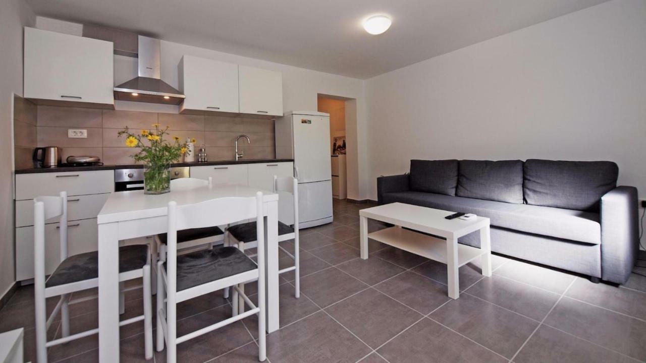 Apartments Mare Vodice Exteriör bild